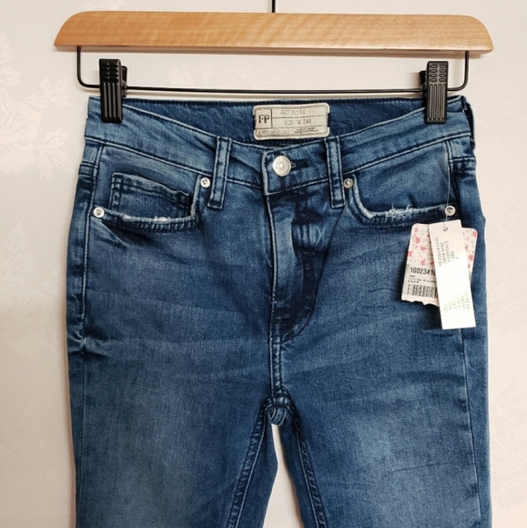 NWT Free People Busted Knee Skinny Jean's - Picture 3 of 10